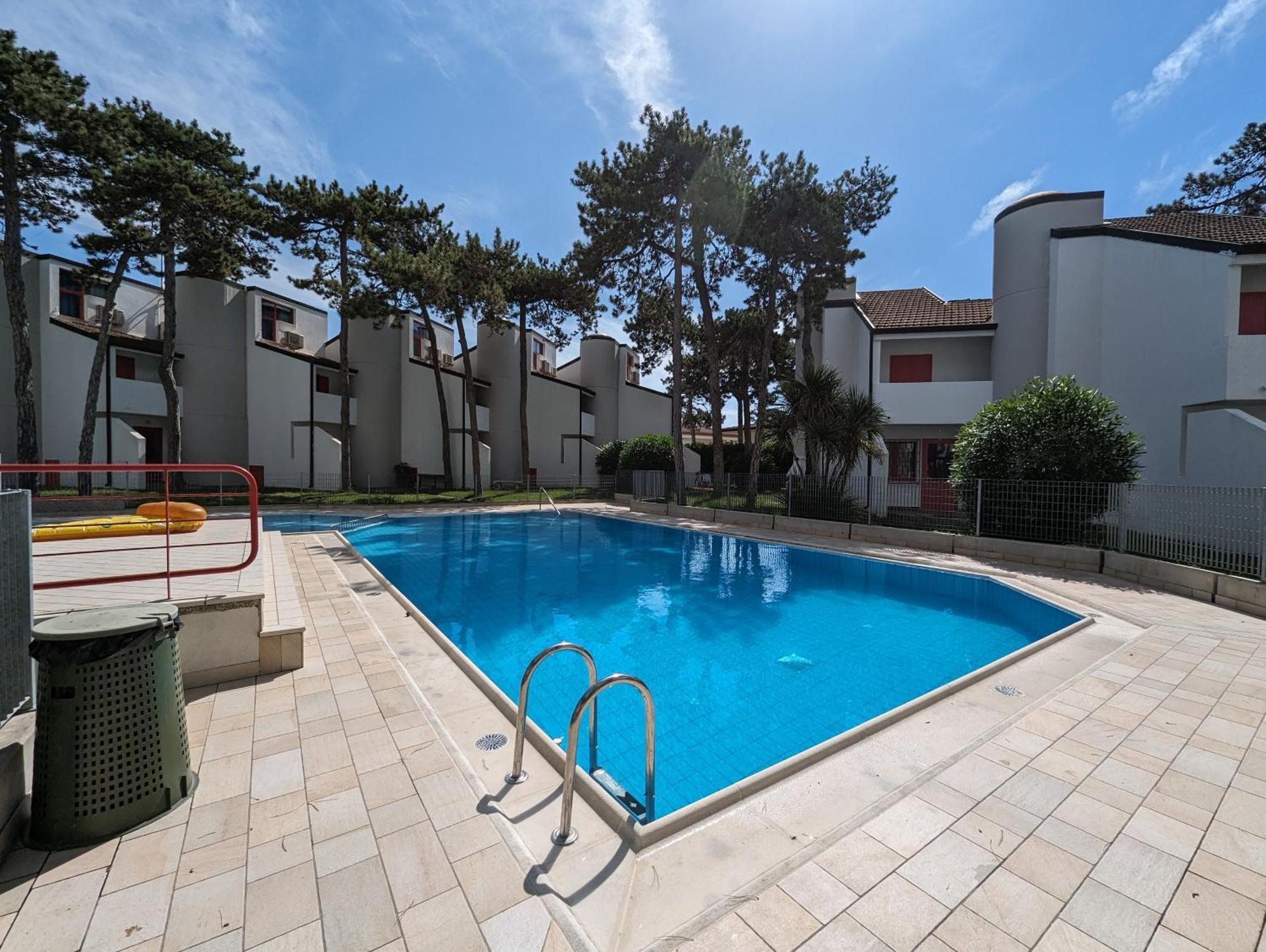 Holiday Village لينانو سابيادورو المظهر الخارجي الصورة